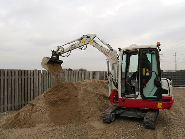 HSR Entreprise ApS, Takeuchi TB225